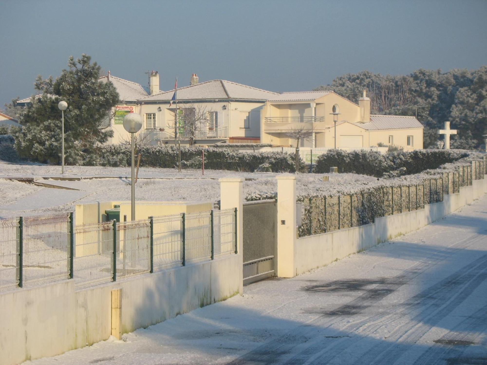 Au Petit Bonheur Otel La Tranche-sur-Mer Dış mekan fotoğraf
